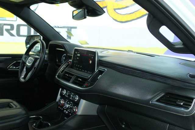 Used 2023 GMC Yukon XL SLT w/ SLT Luxury Package image 12