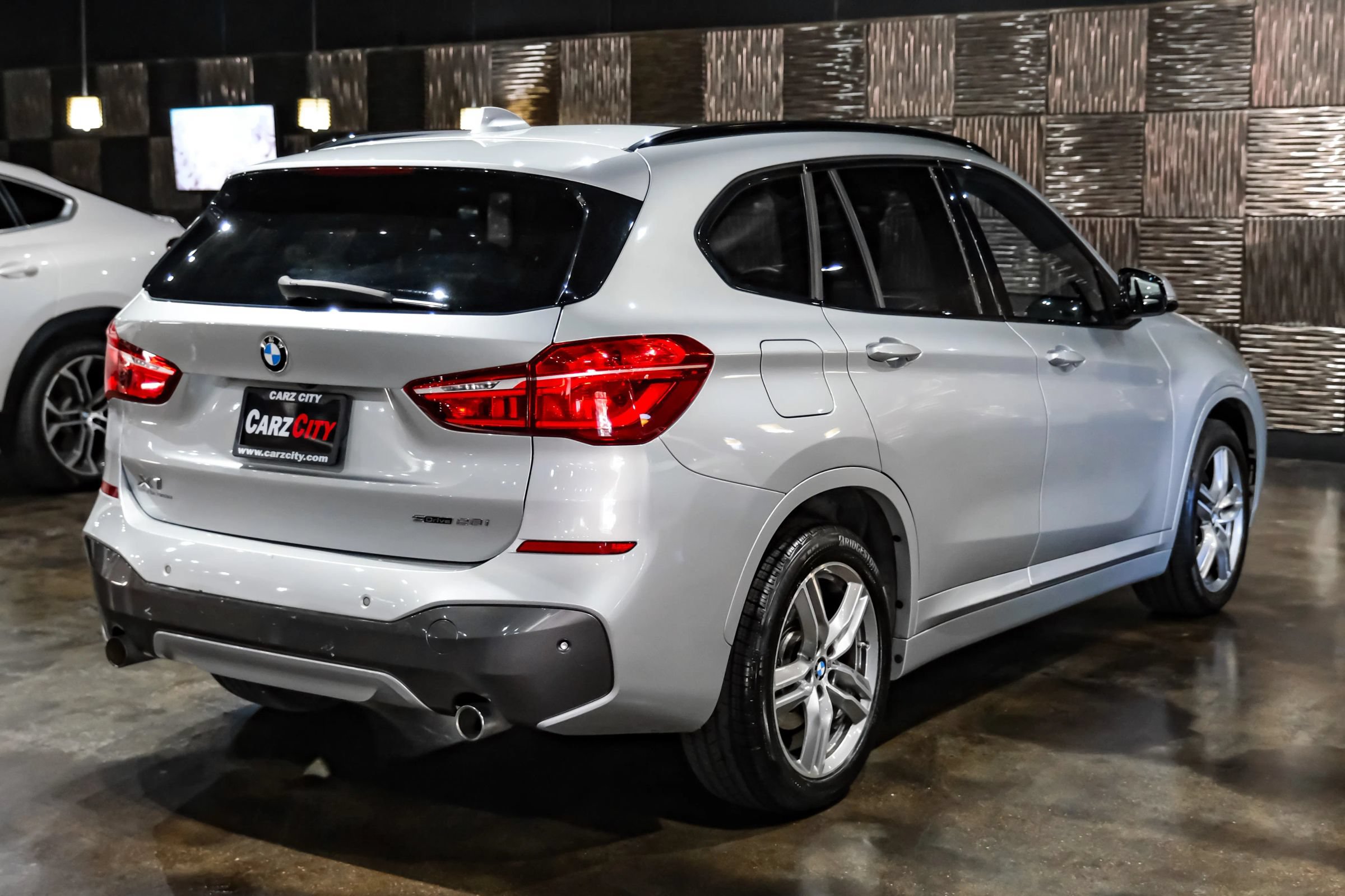 Used 2019 BMW X1 sDrive28i w/ M Sport Package FWD image 7