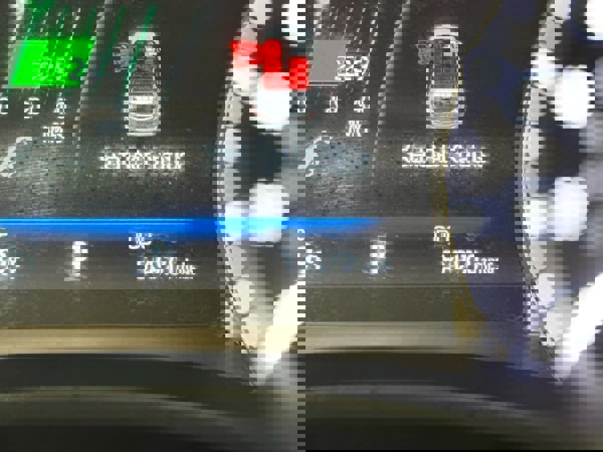 Used 2023 Toyota Highlander XLE image 18