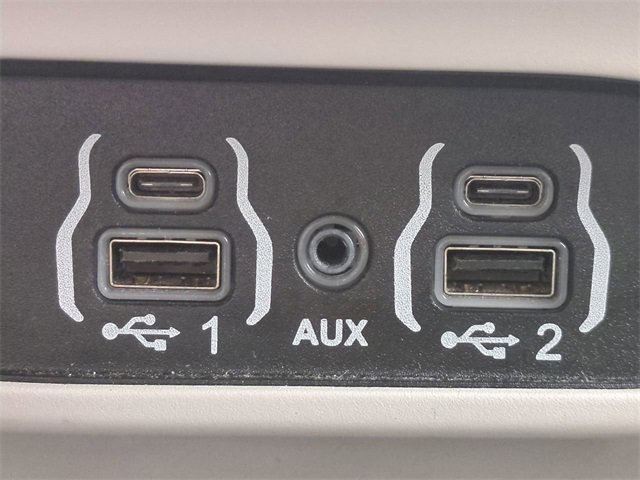 Used 2024 Chrysler Pacifica Touring-L image 21