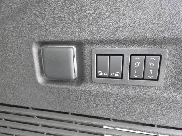 New 2026 GMC Yukon XL AT4 Ultimate w/ LPO, Illumination Package image 20