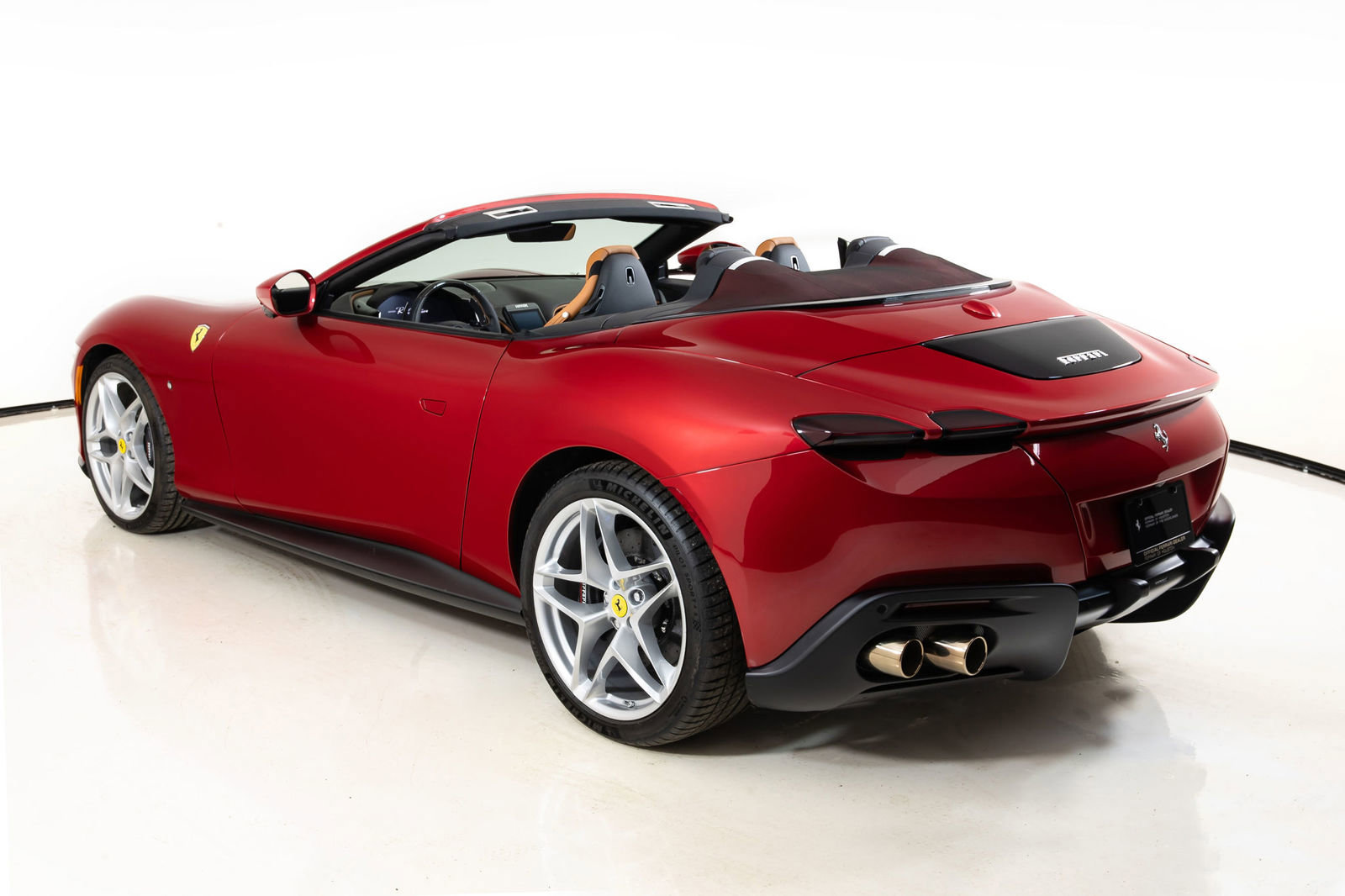 Certified 2025 Ferrari Roma Spider RWD image 2