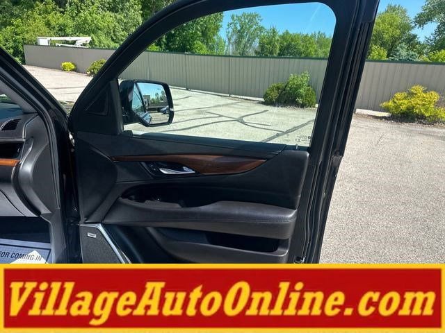 Used 2020 Cadillac Escalade ESV Premium Luxury AWD/4WD image 52