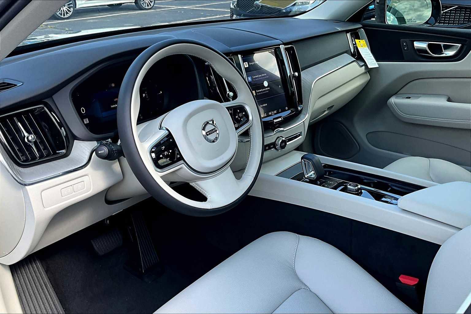 New 2025 Volvo XC60 T8 Plus w/ Protection Package Premier image 9