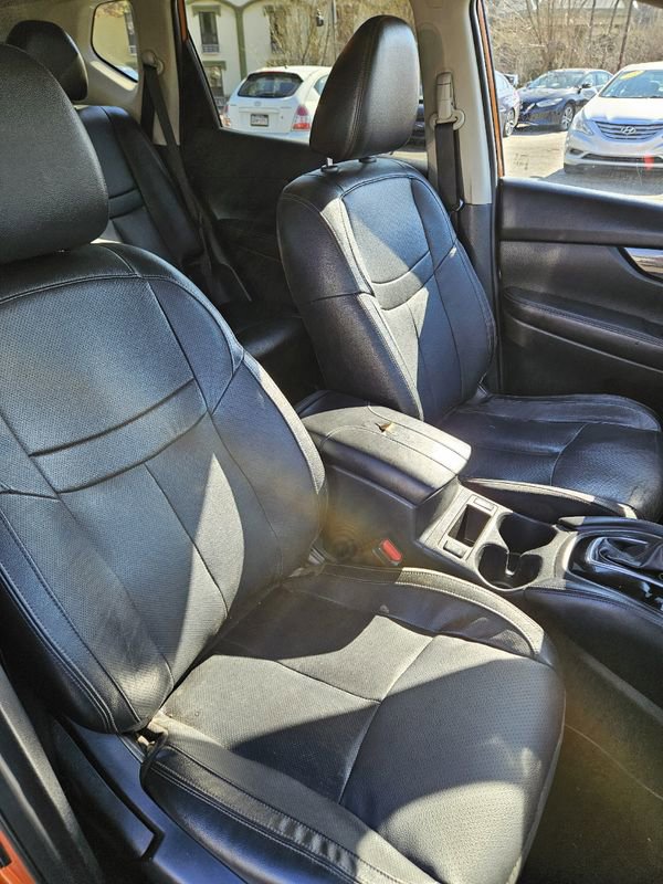 Used 2018 Nissan Rogue SL w/ Premium Package image 18
