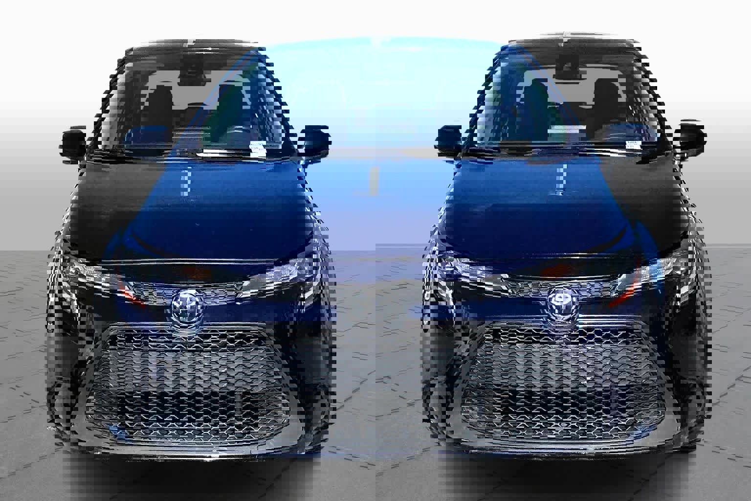 Used 2022 Toyota Corolla LE image 4