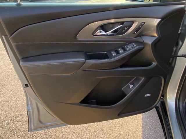 Used 2023 Chevrolet Traverse Premier w/ Redline Edition image 11