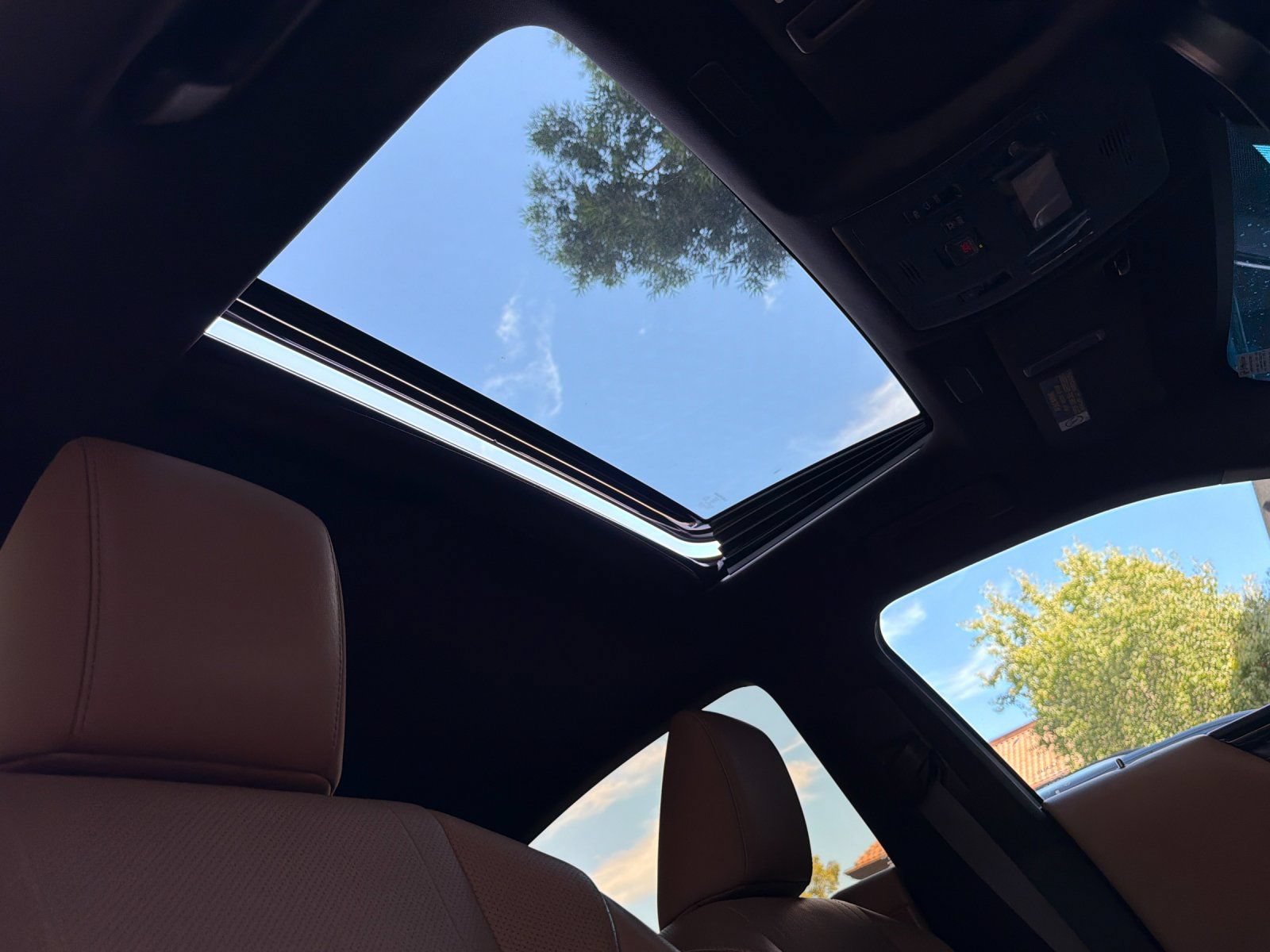 Used 2019 Lexus ES 300h w/ Accessory Package 2 FWD image 12