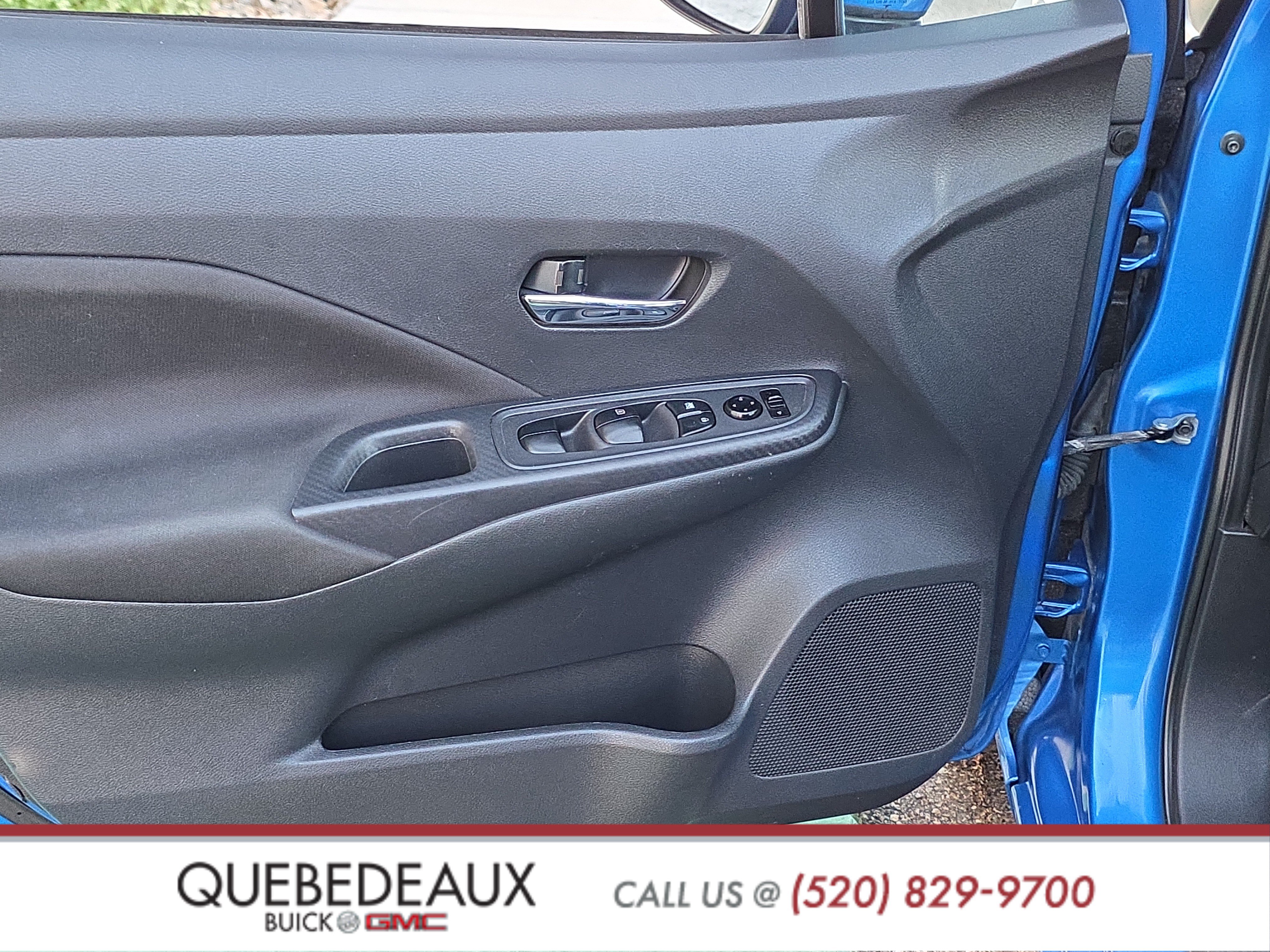 Used 2021 Nissan Versa SV FWD image 9