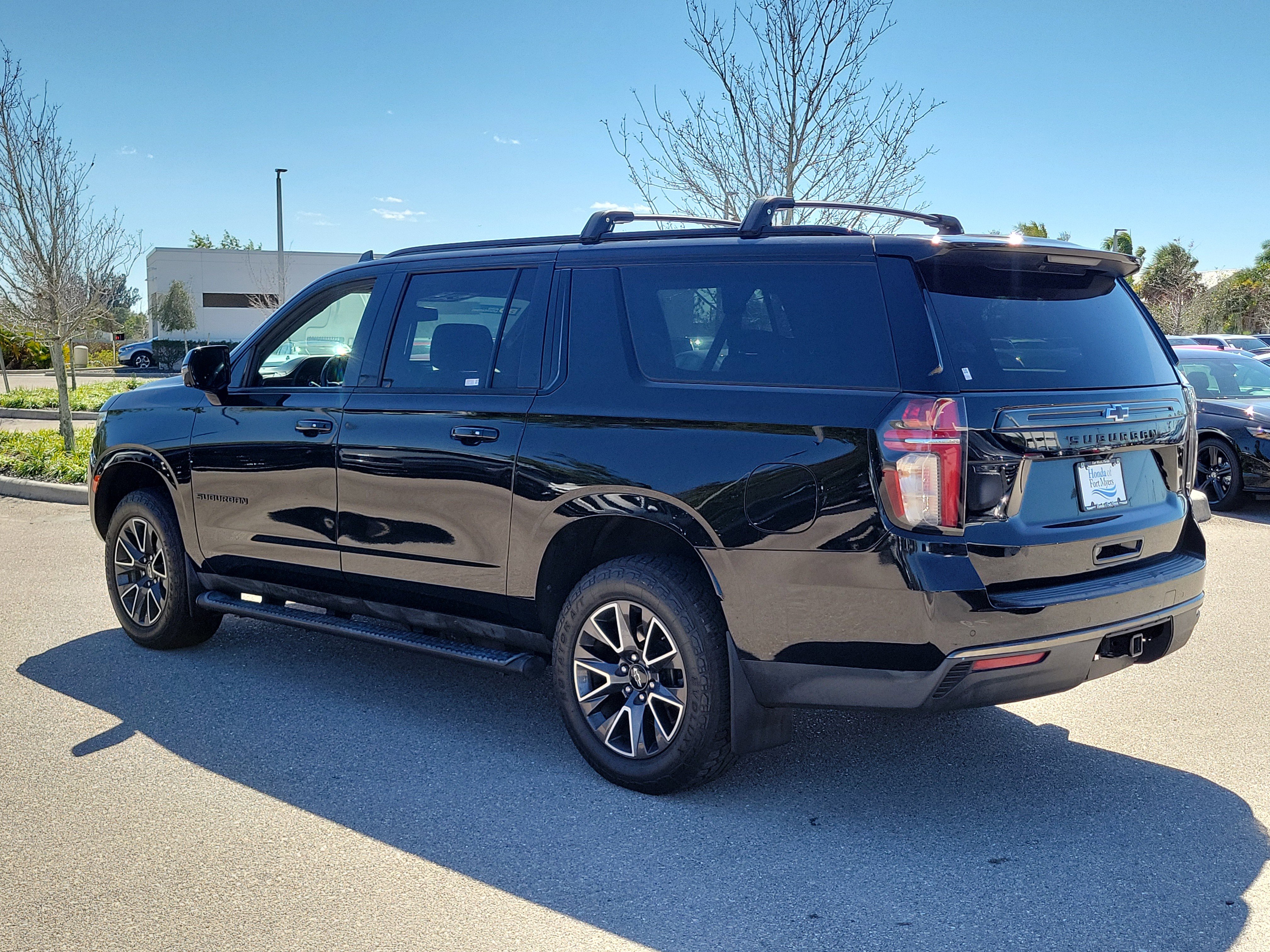 Used 2021 Chevrolet Suburban Z71 w/ Luxury Package image 5