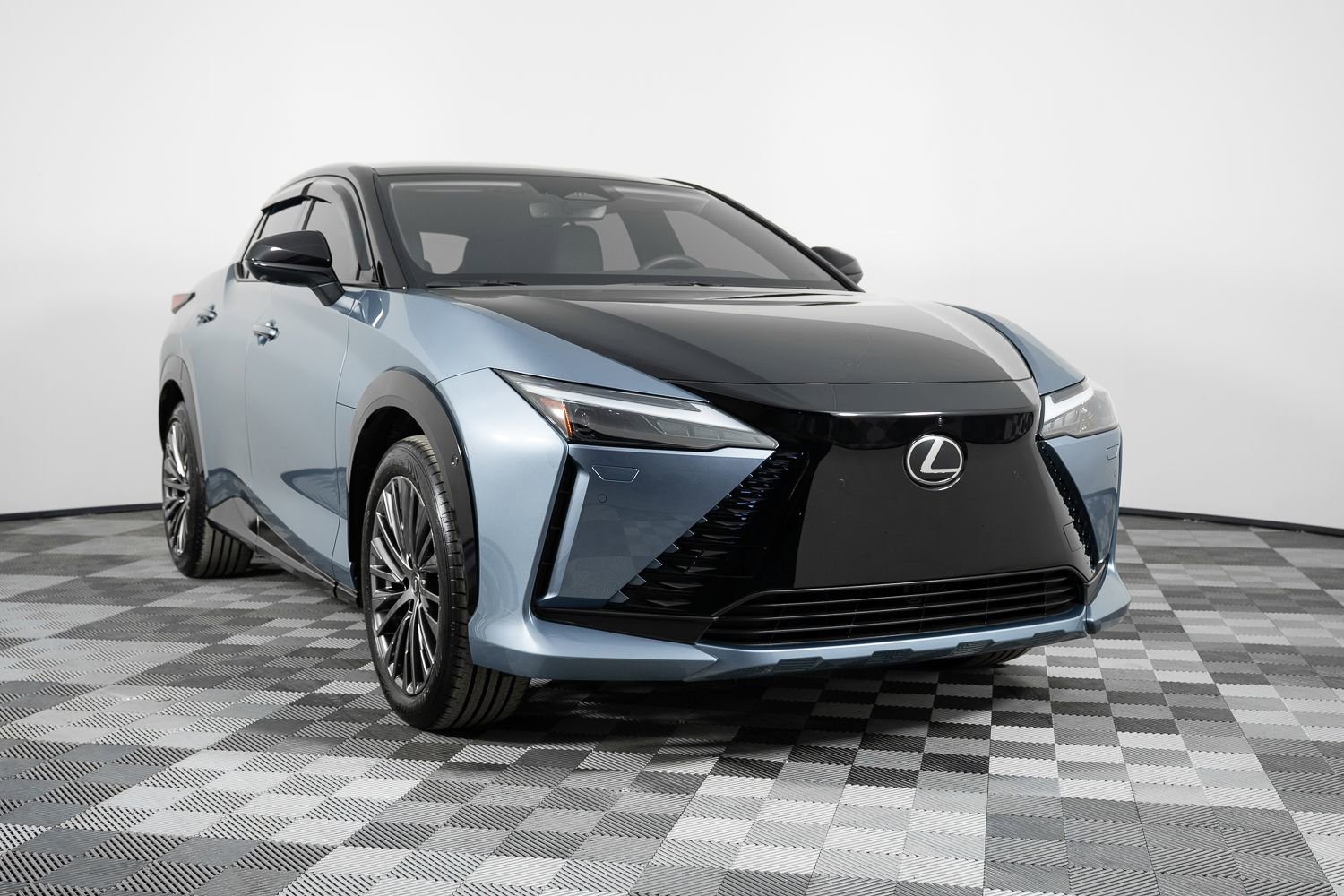 Used 2023 Lexus RZ 450e Premium w/ Accessory Package (2T) image 12