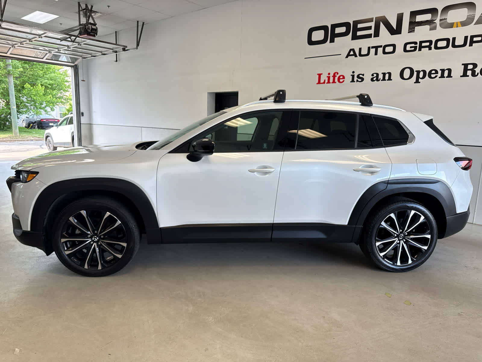Certified 2024 MAZDA CX-50 AWD 2.5 S w/ Premium Plus Pkg image 4