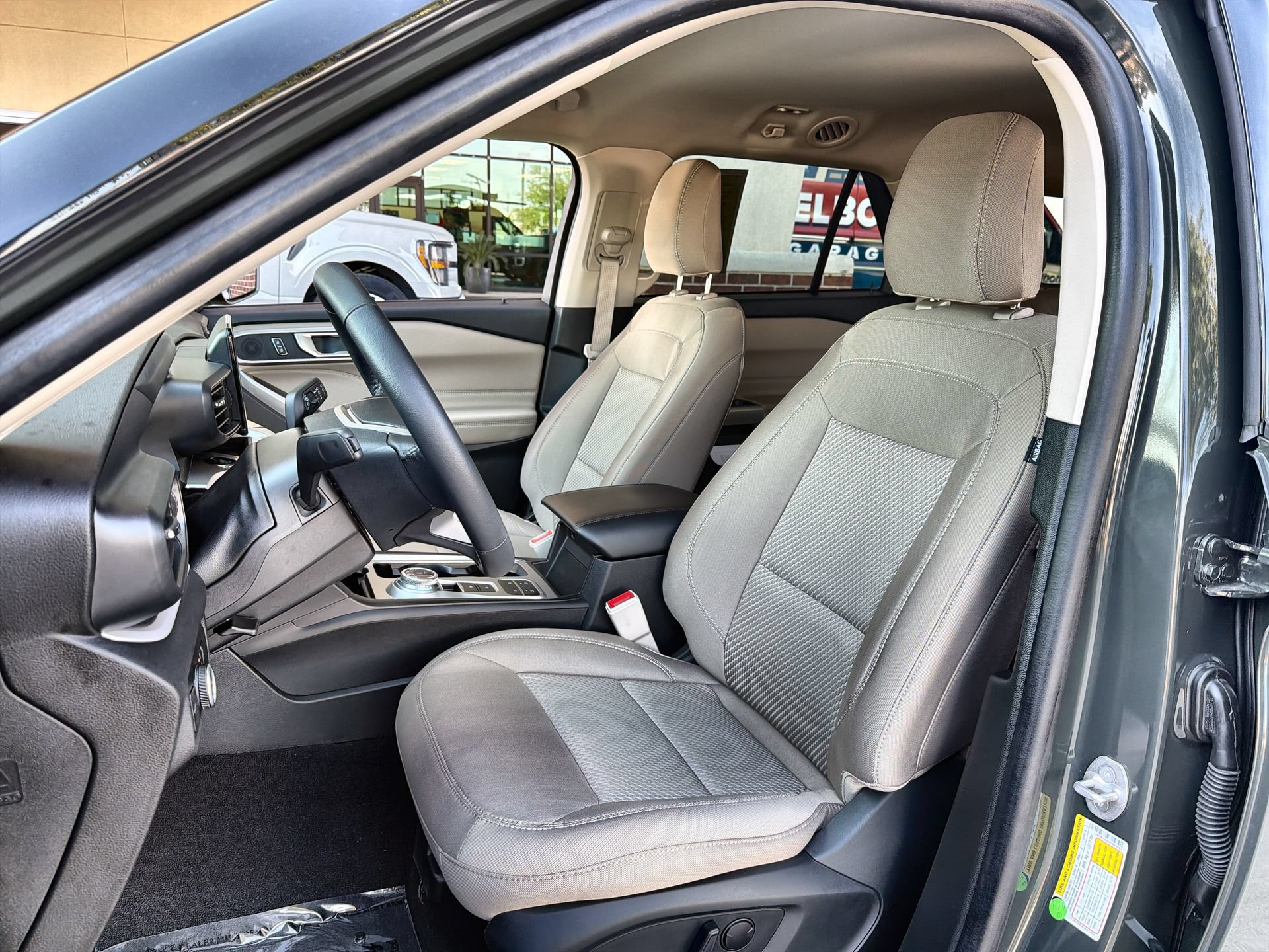 Certified 2023 Ford Explorer XLT RWD image 11