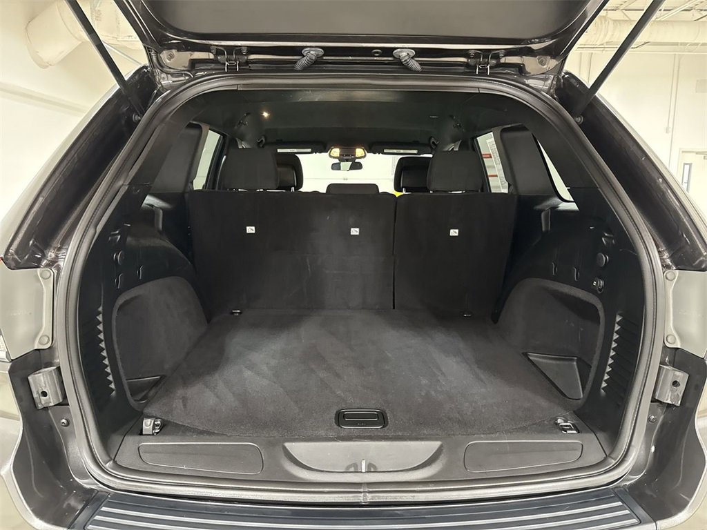 Used 2019 Jeep Grand Cherokee Laredo image 23