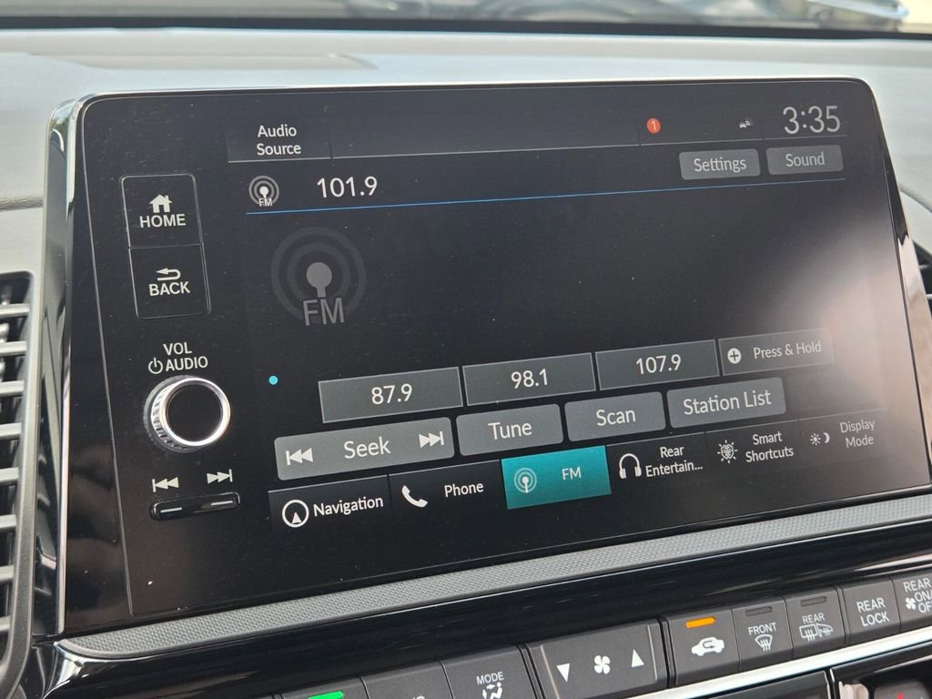 Certified 2025 Honda Odyssey Touring image 27
