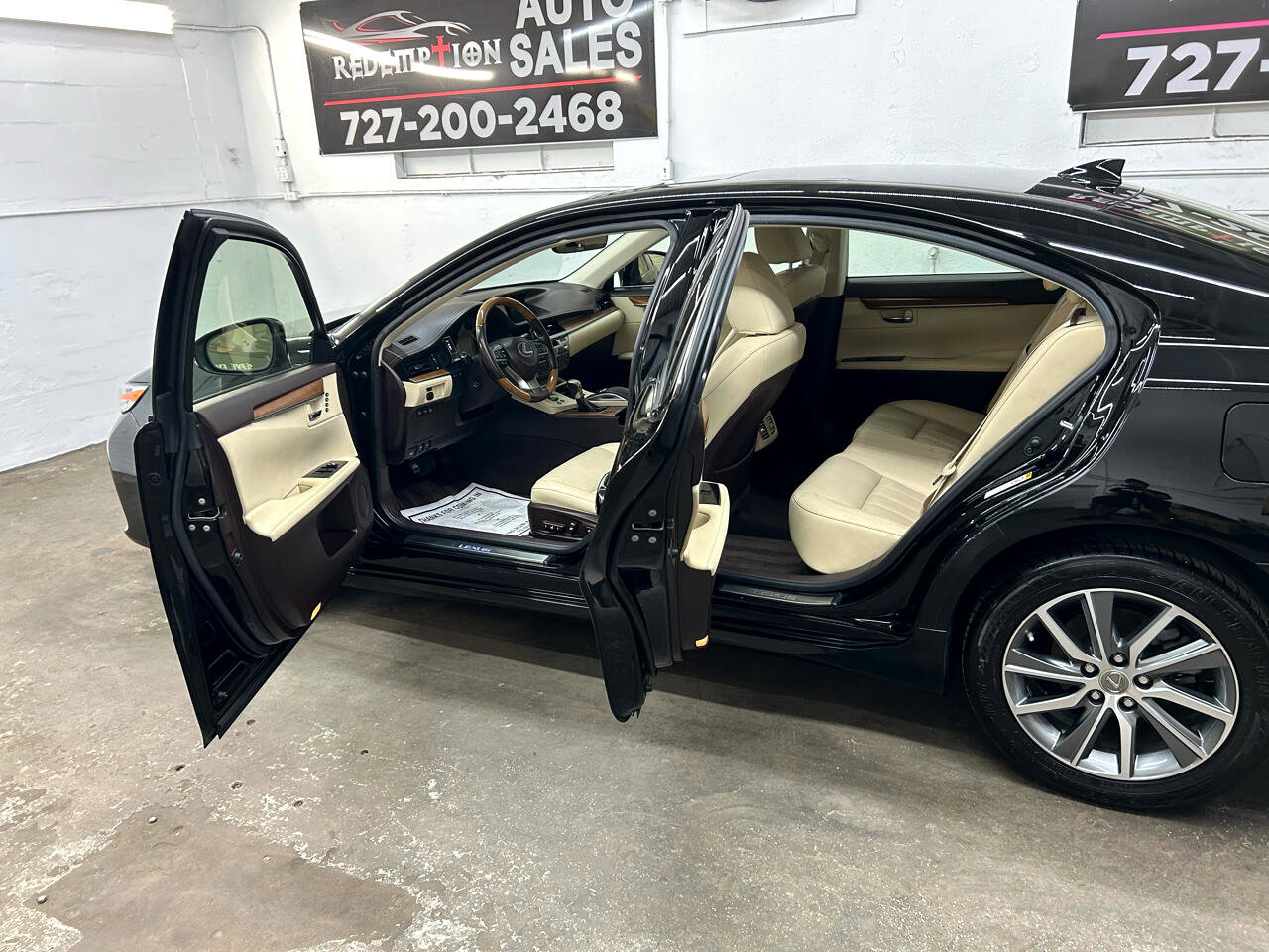 Used 2017 Lexus ES 300h image 22