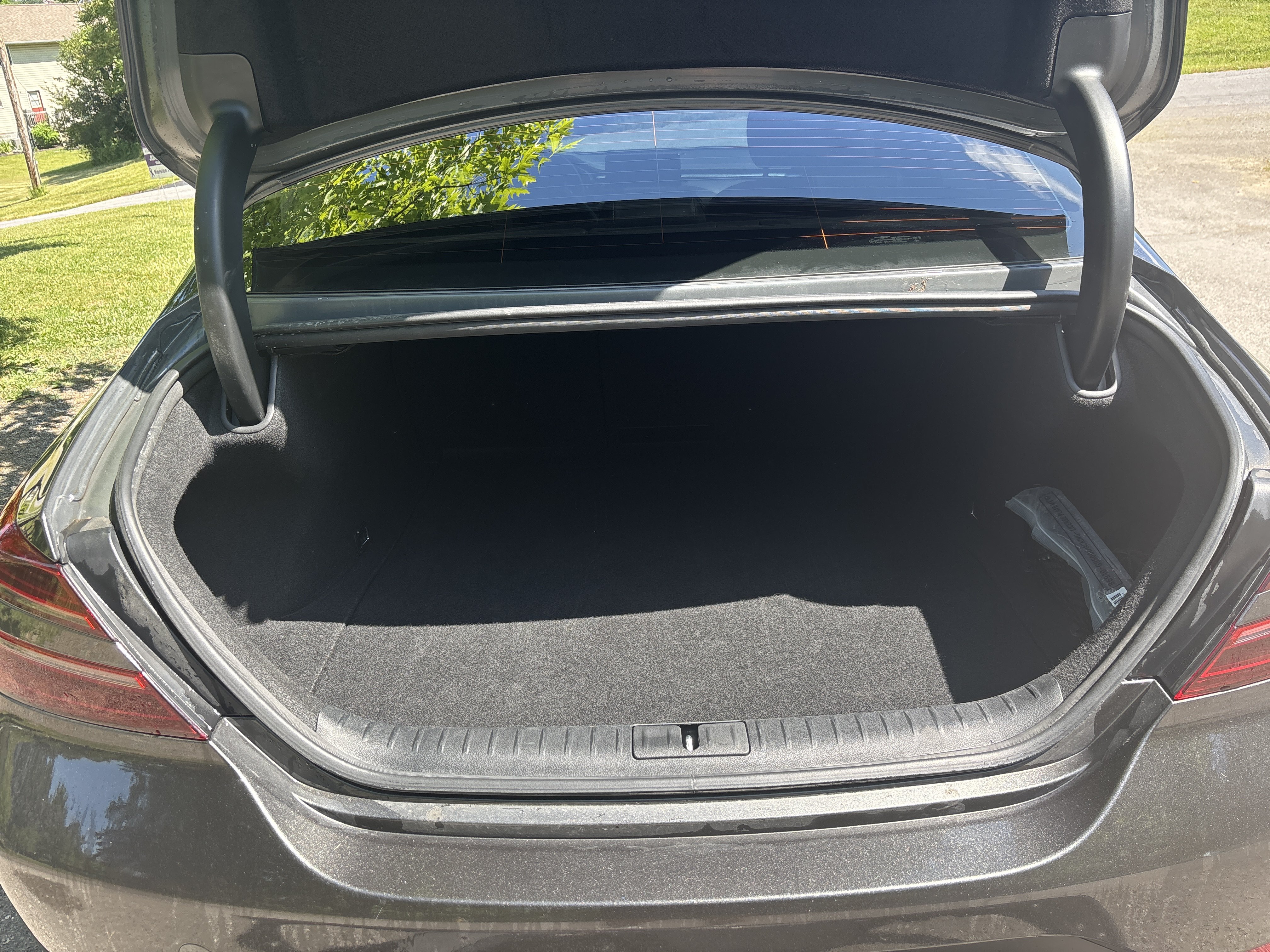 Used 2023 Genesis G70 2.0T AWD/4WD image 5