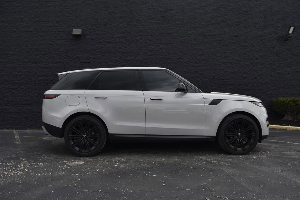Used 2024 Land Rover Range Rover Sport SE AWD/4WD image 6