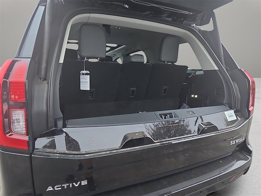 New 2025 Ford Expedition Active image 8