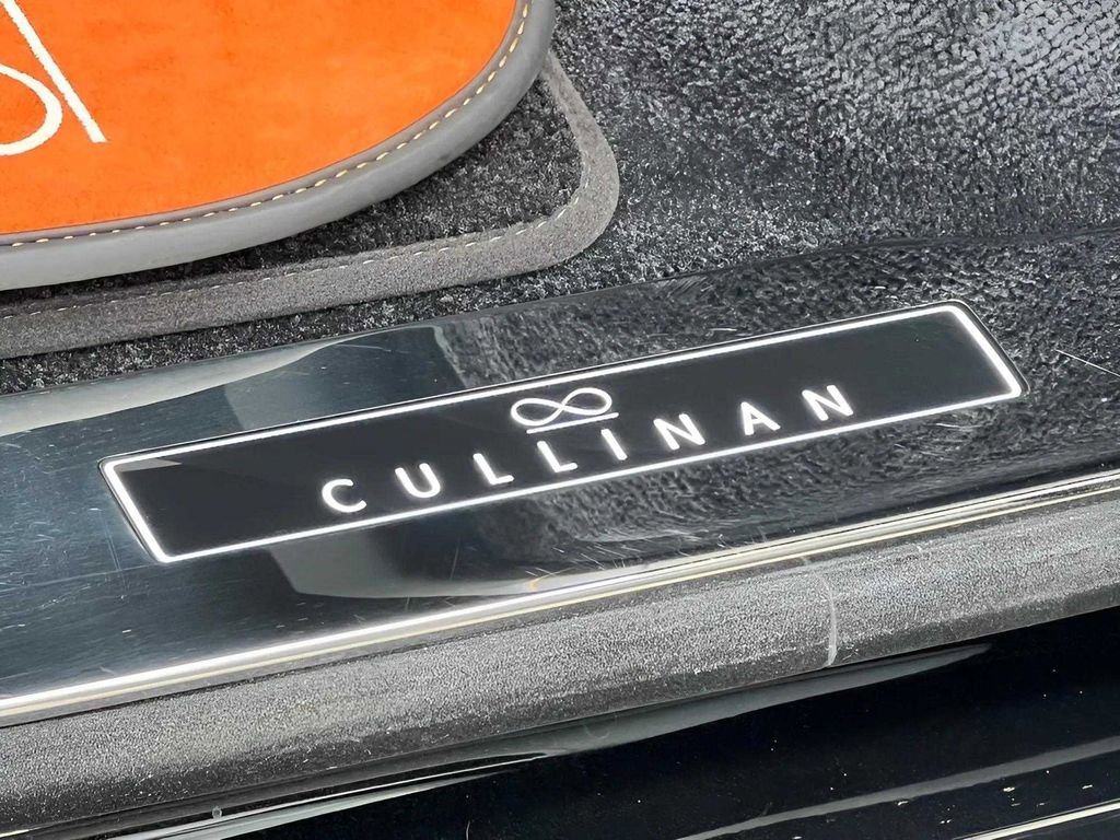 Certified 2024 Rolls-Royce Cullinan Black Badge w/ Driver's Package image 23