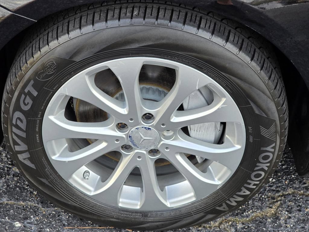 Used 2017 Mercedes-Benz E 300 image 32