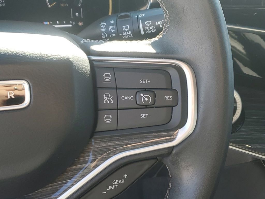 Used 2022 Jeep Wagoneer Series III w/ Premium Group I image 18