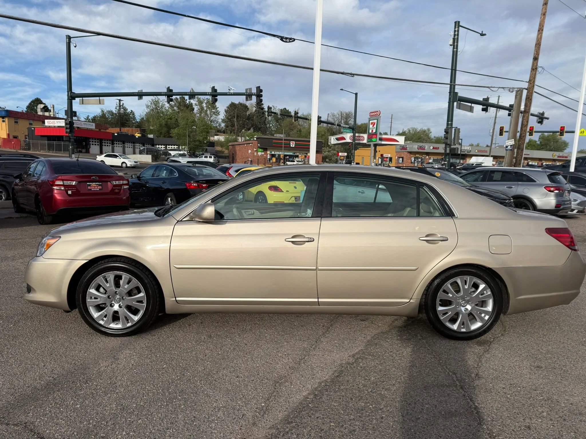 Used 2009 Toyota Avalon XLS FWD image 5