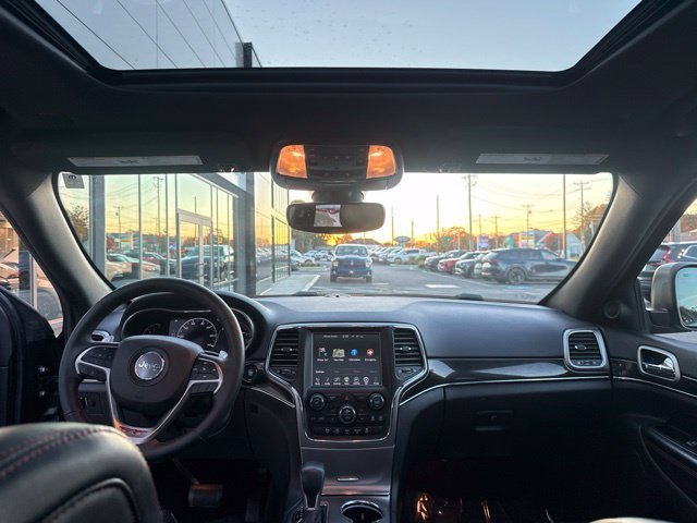 Used 2017 Jeep Grand Cherokee Trailhawk w/ Trailhawk Luxury Group AWD/4WD image 15