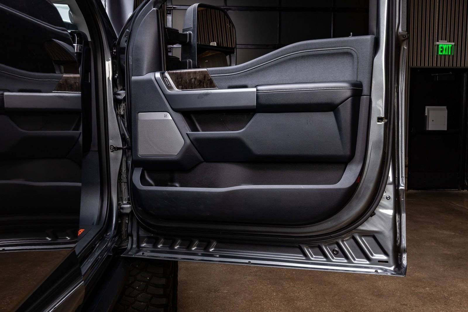 Used 2023 Ford F250 Lariat w/ Lariat Ultimate Package image 36