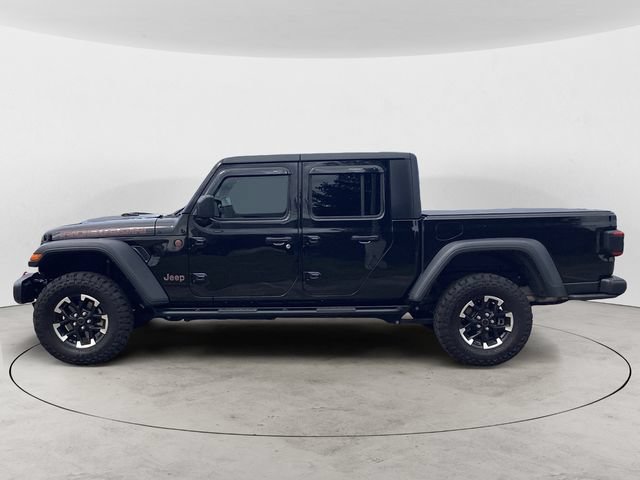 Used 2024 Jeep Gladiator Rubicon w/ Technology Group AWD/4WD image 2