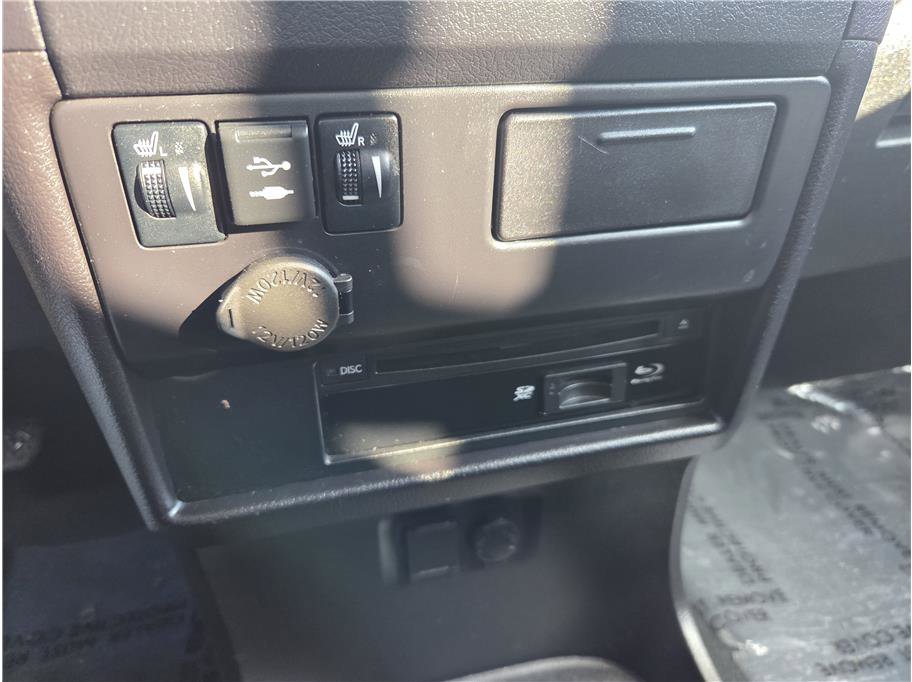 Used 2020 Toyota Sienna Limited Premium w/ Carpet Mat Package image 17