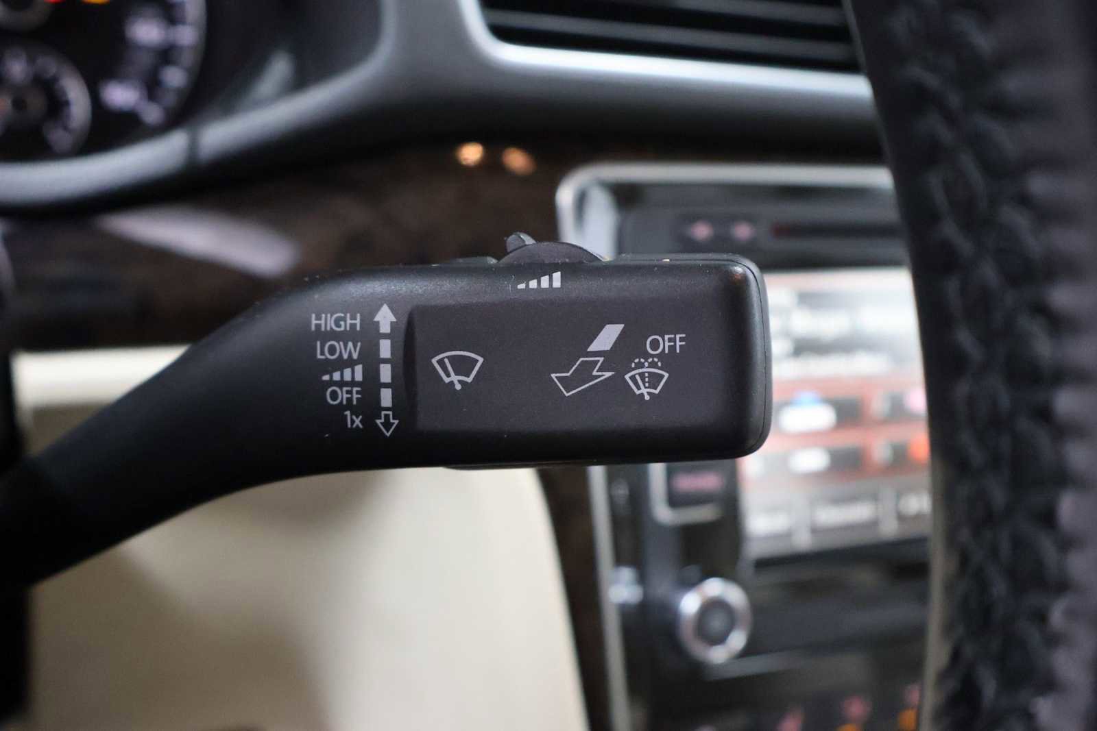 Used 2015 Volkswagen Passat TDI SEL Premium FWD image 27