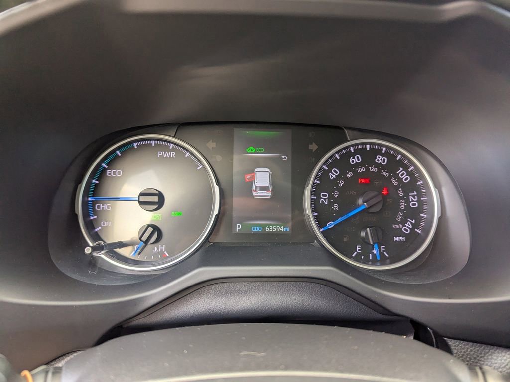 Used 2020 Toyota RAV4 XLE image 29