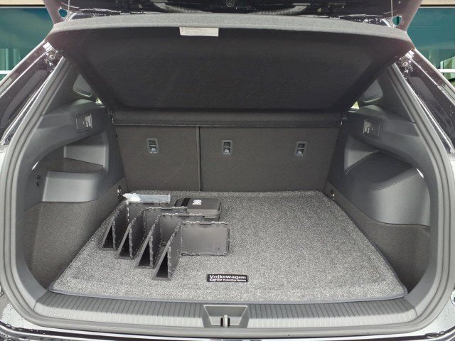 New 2026 Volkswagen Tiguan SE R-Line AWD/4WD image 8