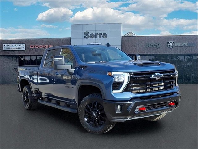 Used 2025 Chevrolet Silverado 2500 LT w/ Trail Boss Package image 1