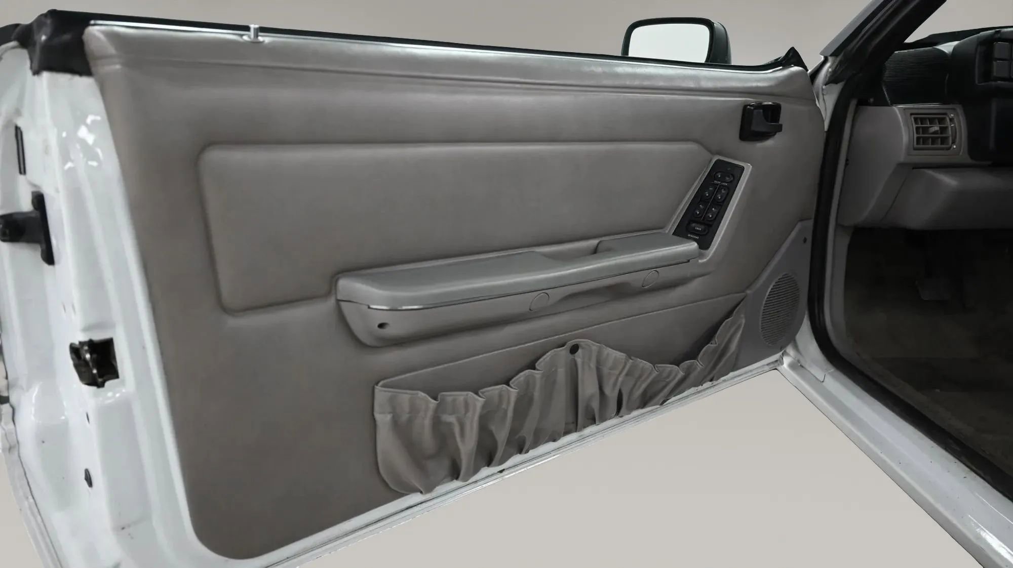 Used 1992 Ford Mustang LX image 14