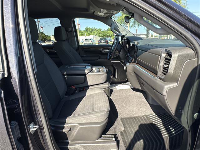 Used 2023 Chevrolet Silverado 1500 LT AWD/4WD image 14