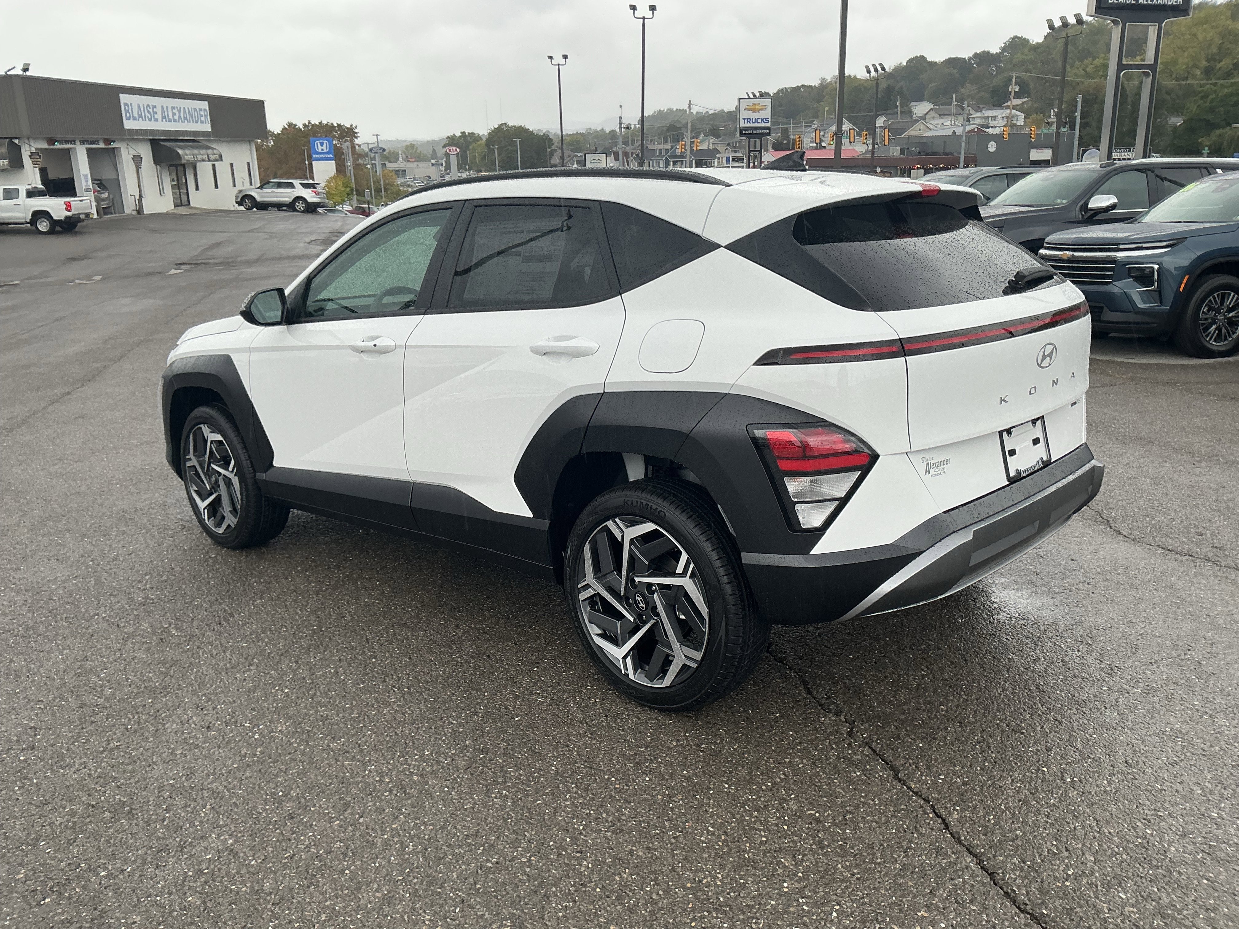 New 2026 Hyundai Kona SEL Premium image 6