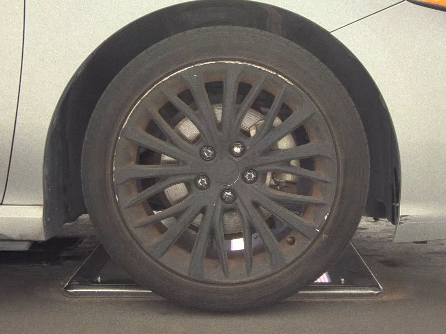 Used 2020 Toyota Camry SE w/ Convenience Package image 11