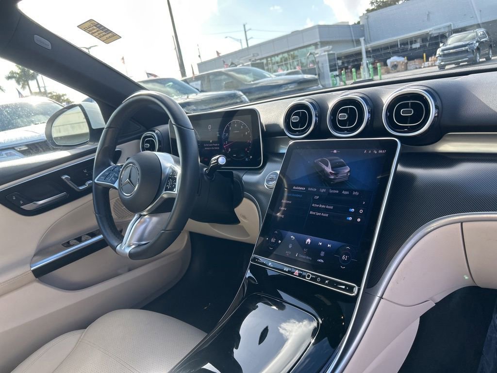 Used 2025 Mercedes-Benz C 300 Sedan image 25