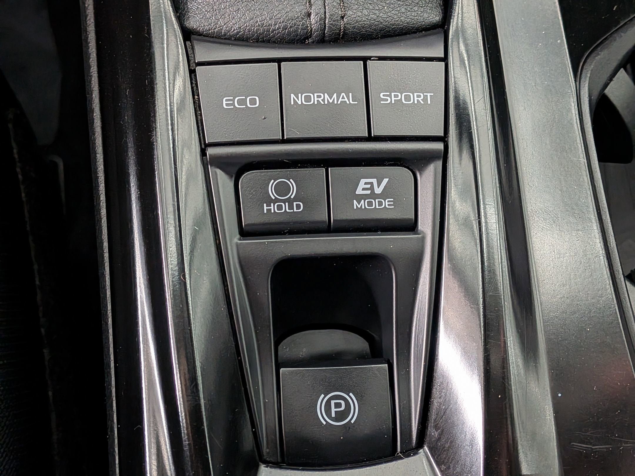 Certified 2025 Toyota Camry LE FWD image 23