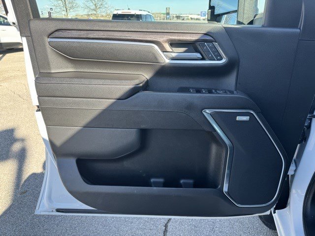 Used 2024 Chevrolet Silverado 2500 LTZ w/ LTZ Convenience Package image 11