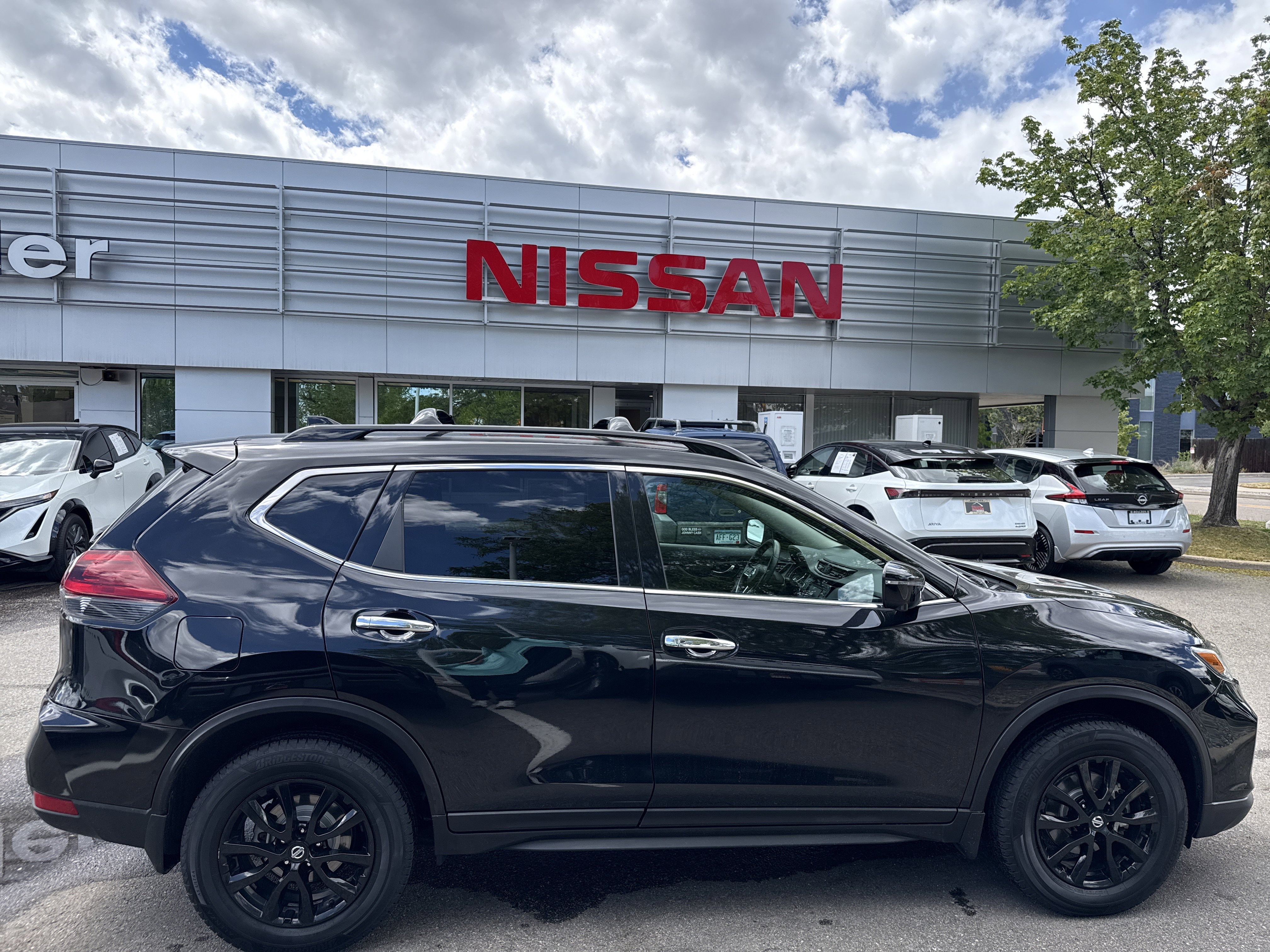 Used 2018 Nissan Rogue SV w/ Premium Package AWD/4WD image 8