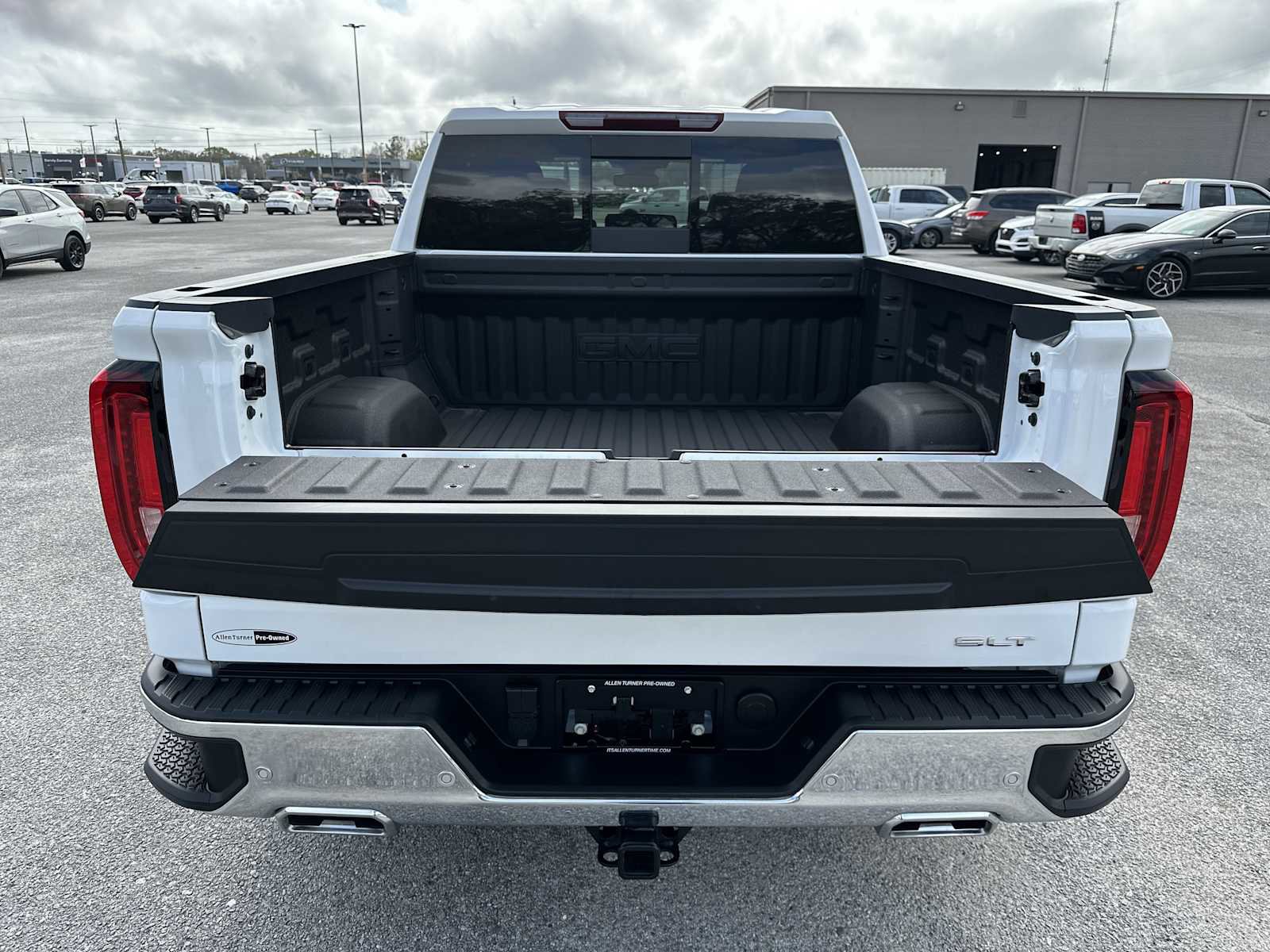 Used 2024 GMC Sierra 1500 SLT w/ SLT Premium Plus Package image 28