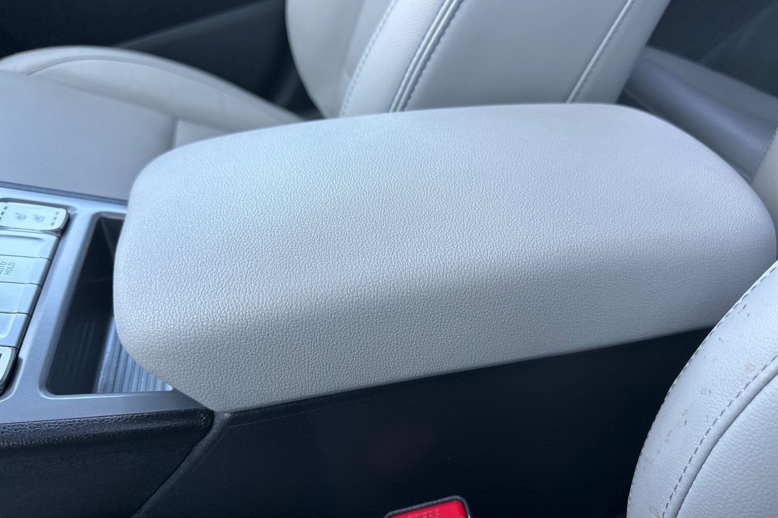 Used 2023 Hyundai Kona Limited w/ Cargo Package image 28