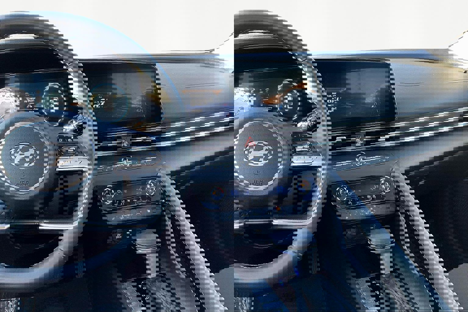 Used 2025 Hyundai Elantra SEL image 10