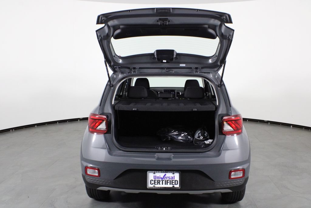 Used 2026 Hyundai Venue SEL FWD image 17