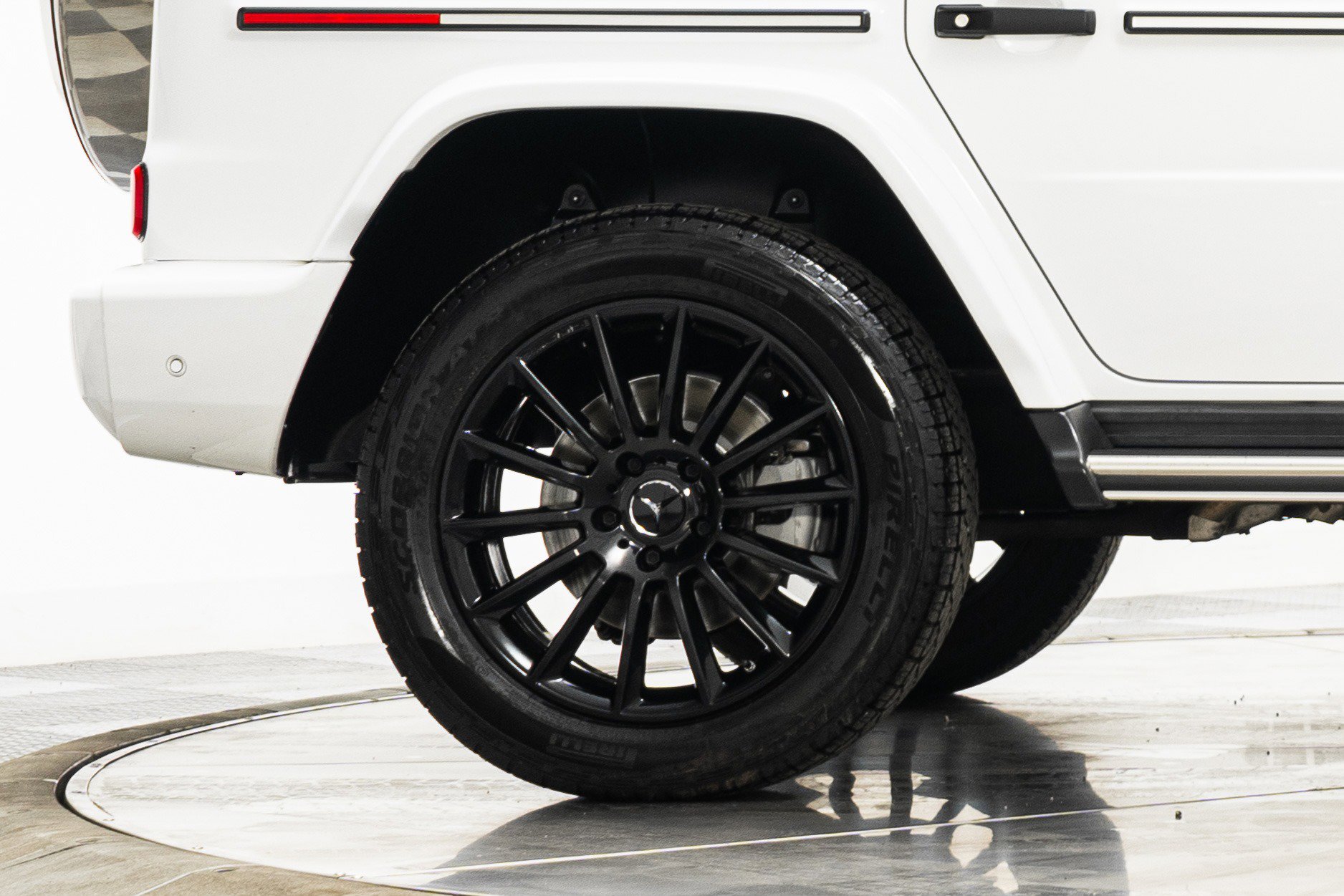 Used 2024 Mercedes-Benz G 550 image 43