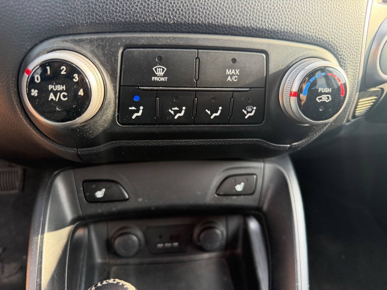 Used 2011 Hyundai Tucson GLS AWD/4WD image 29
