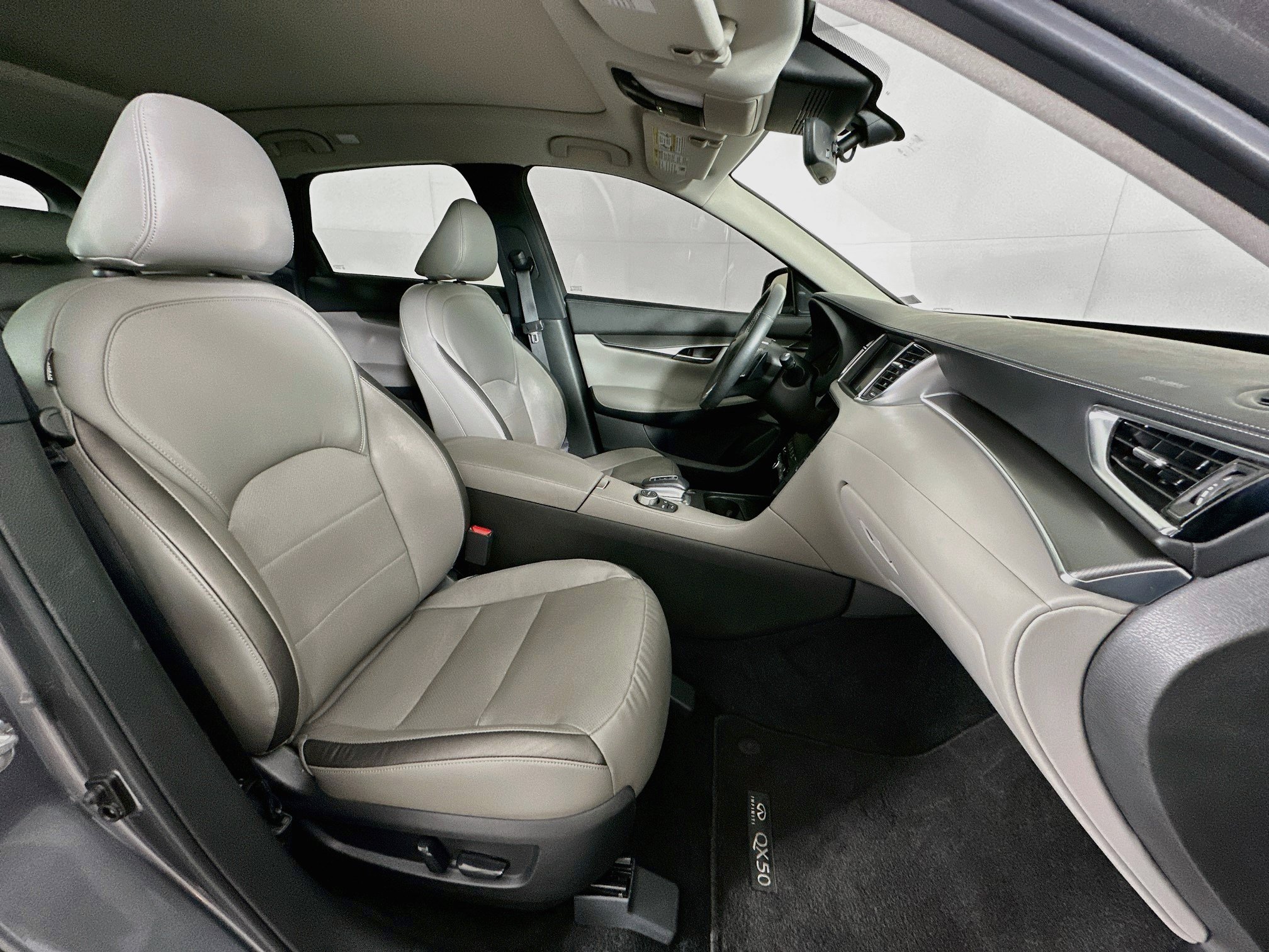 Used 2023 INFINITI QX50 Luxe FWD image 31
